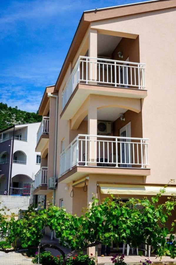 Apartments Ljuba Duba Exterior photo